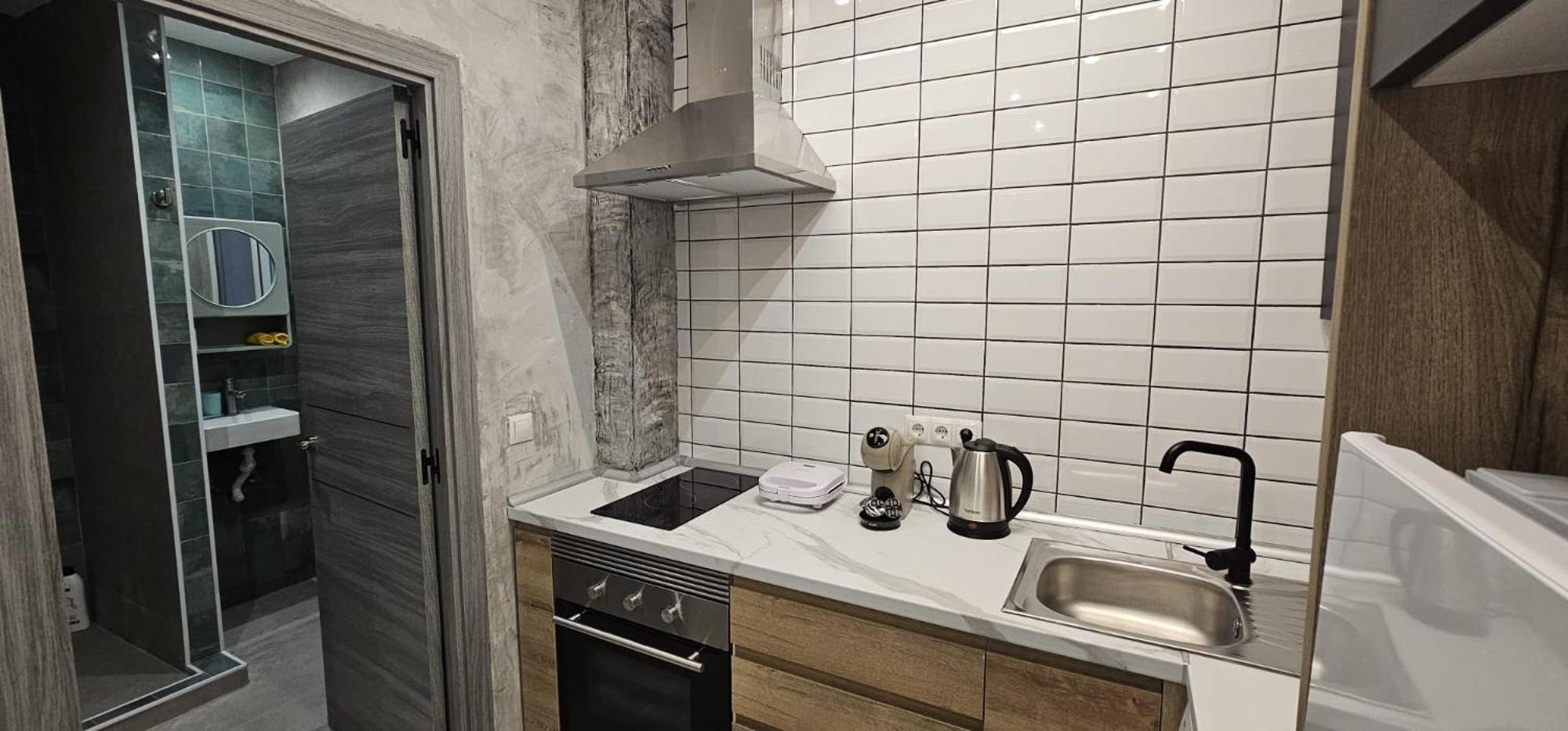 Jl A Apartment *