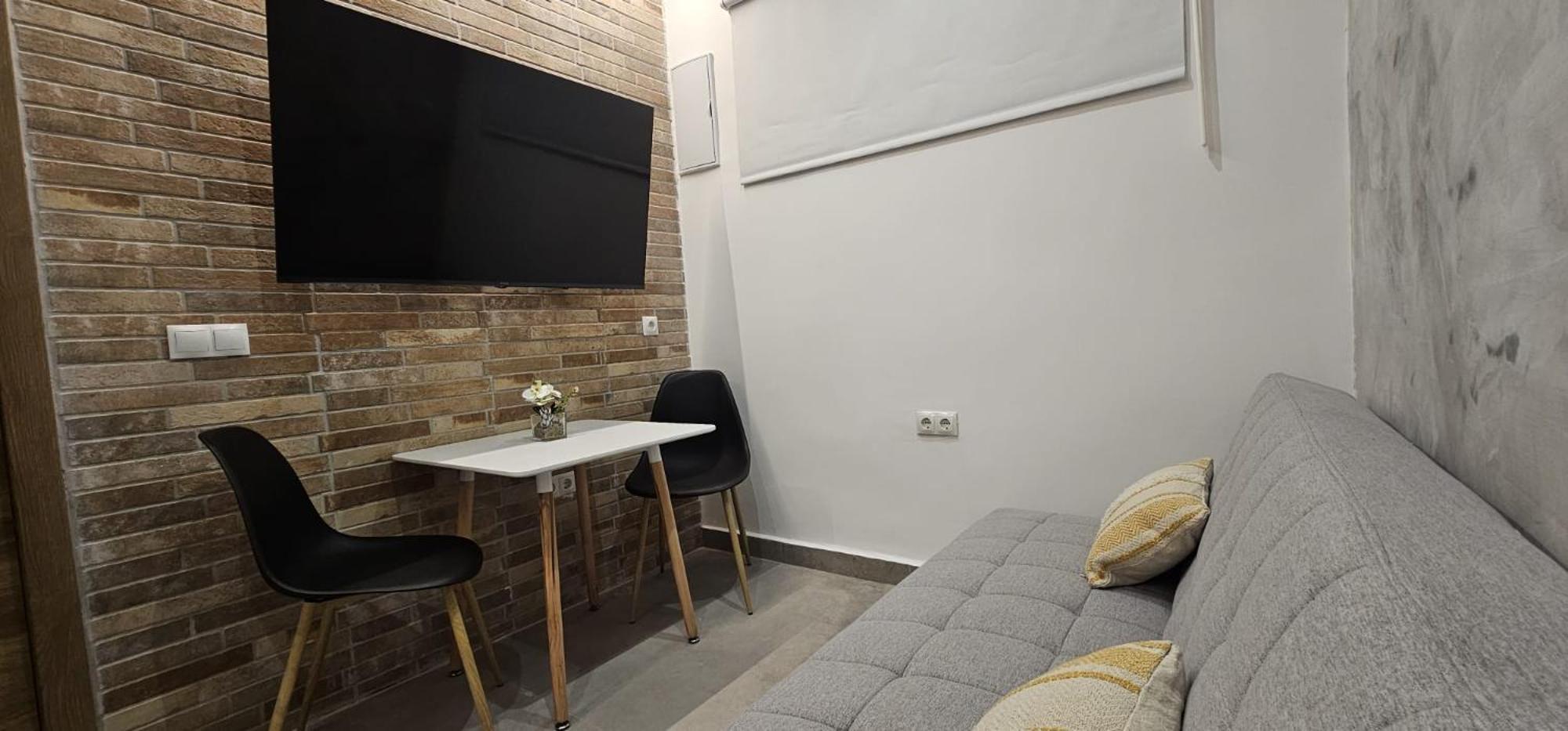 Jl A Apartment *