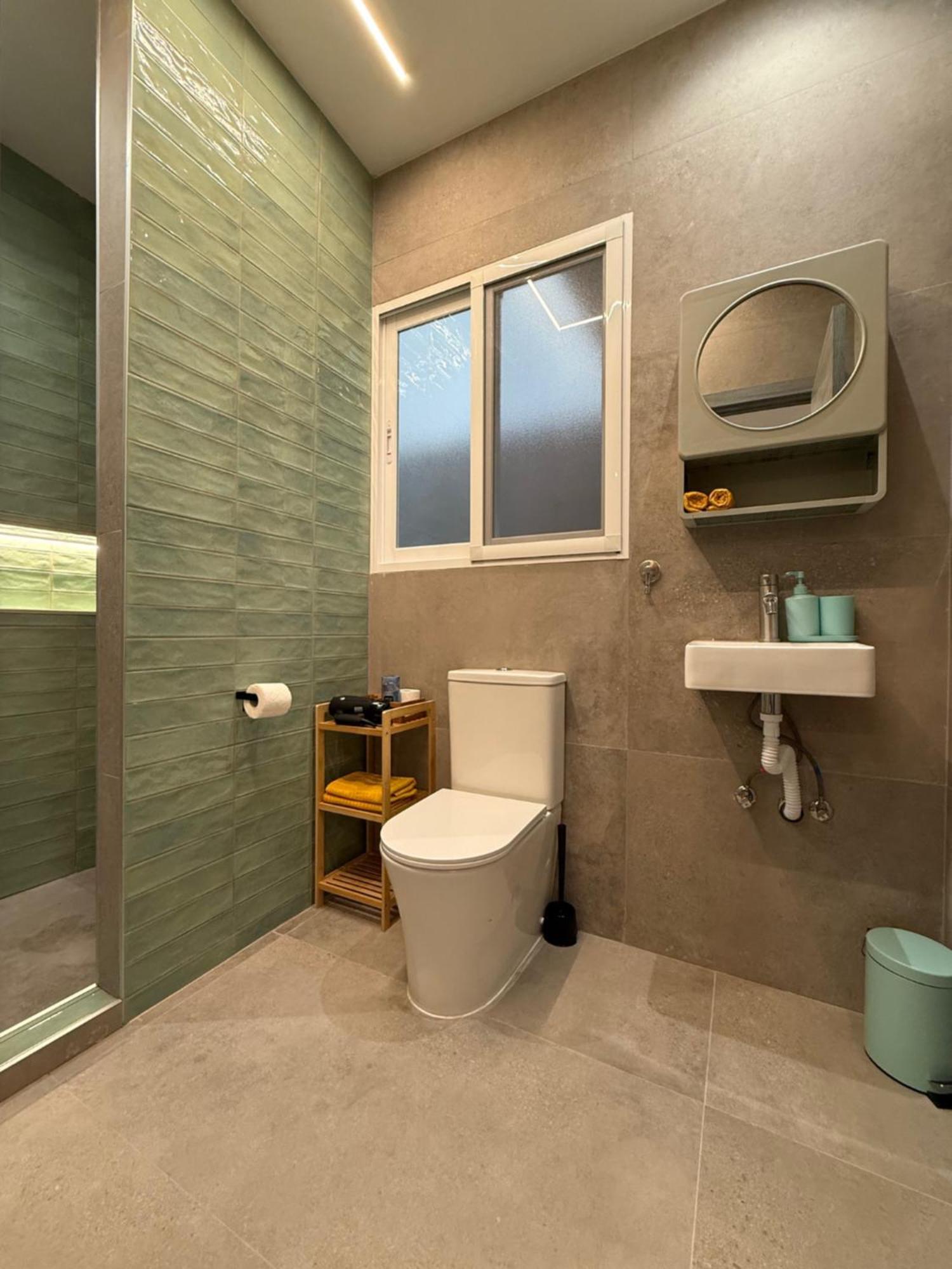 Jl A Apartment *